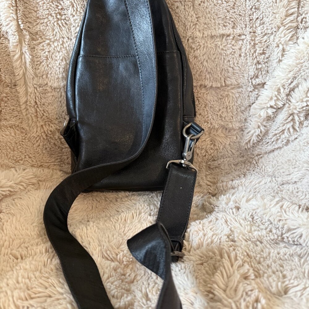 Black pebbled leather sling bag silver studs - Picture 4 of 7